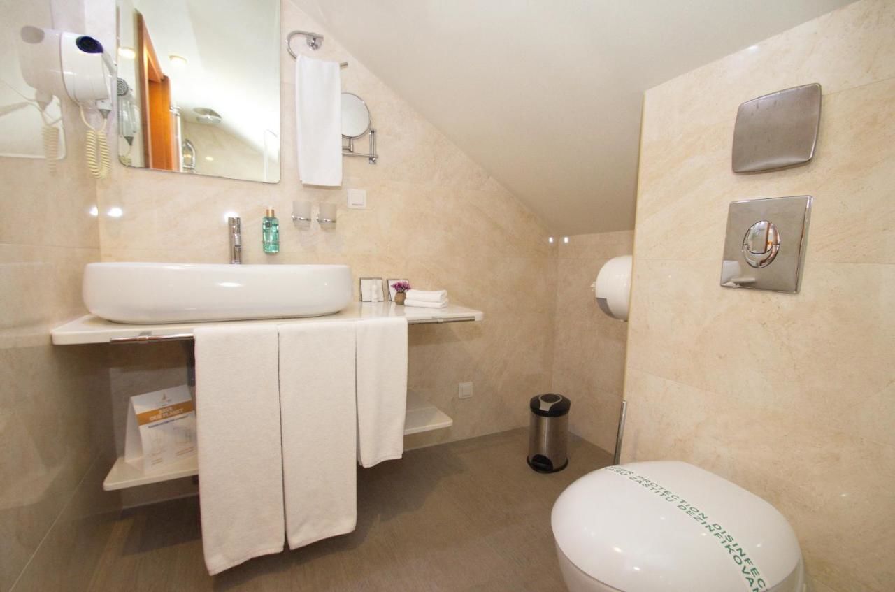 Отель Hotel Porto In Котор-21