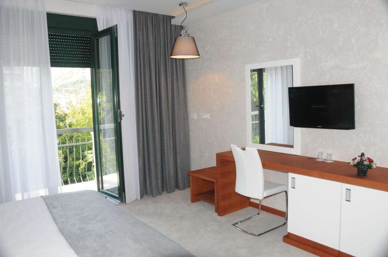 Отель Hotel Porto In Котор-36