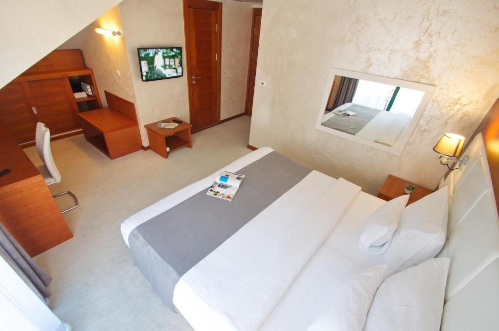 Отель Hotel Porto In Котор-63