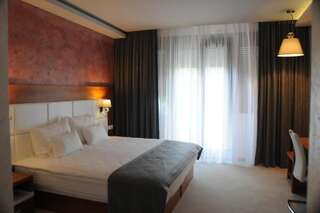 Отель Hotel Porto In Котор Улучшенный двухместный номер с 1 кроватью или 2 отдельными кроватями-11