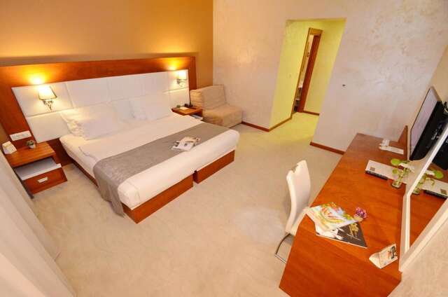 Отель Hotel Porto In Котор-22
