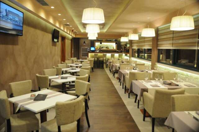 Отель Hotel Porto In Котор-9